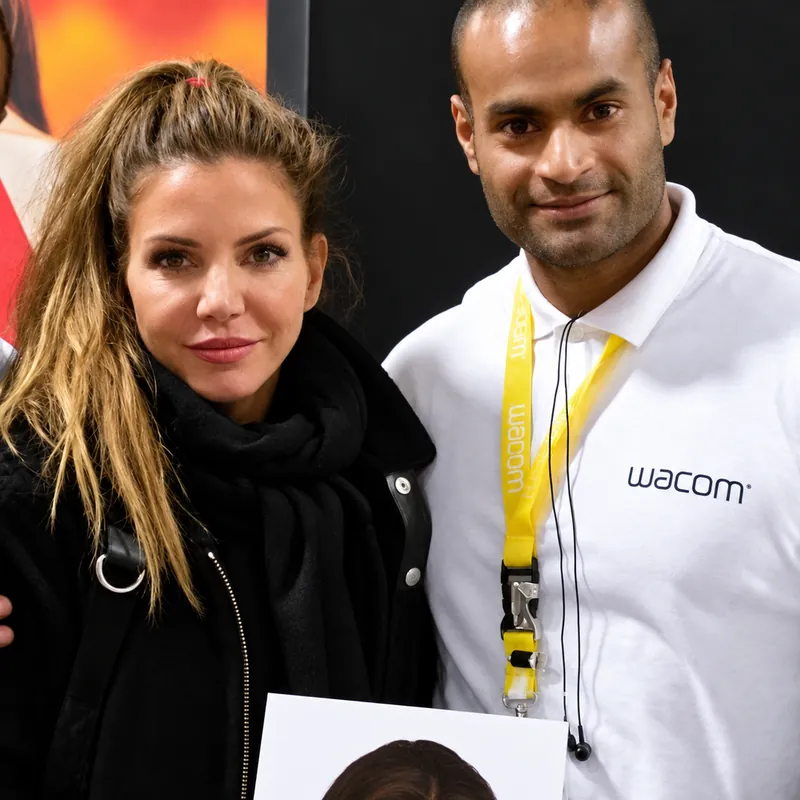 Germain en tenue Wacom lors d'une rencontre en salon