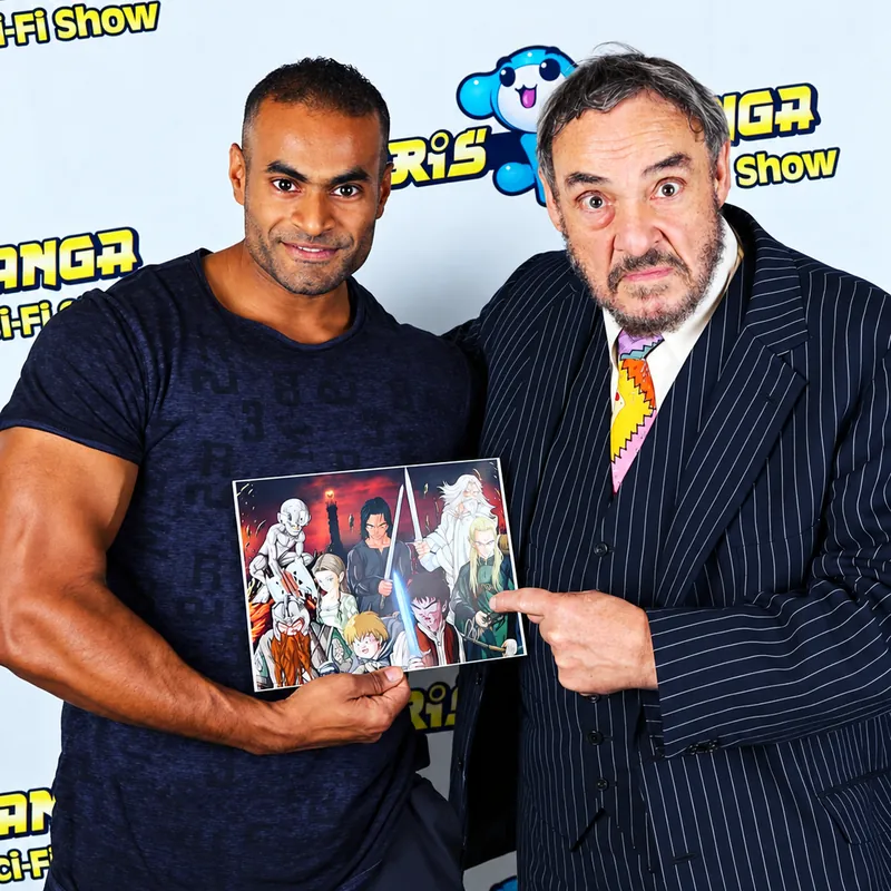 Germain présentant son illustration manga du Seigneur des anneaux au Paris Manga Sci-Fi Show